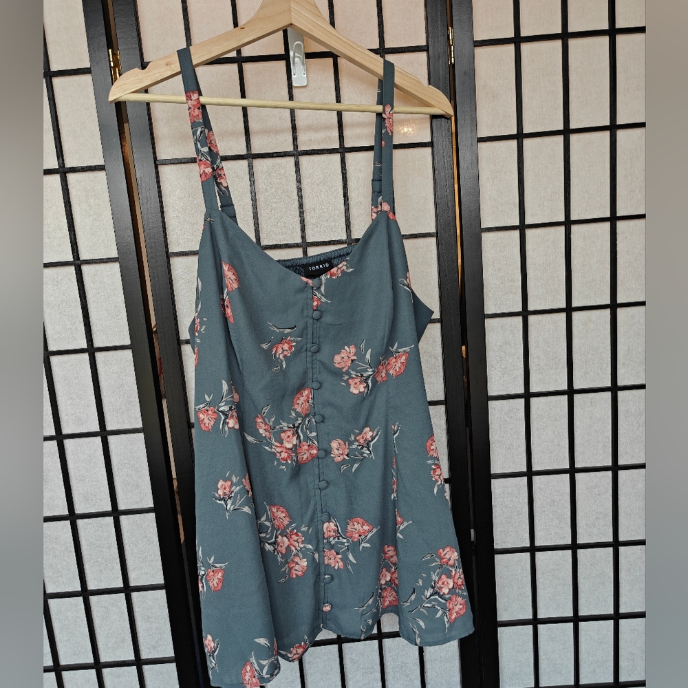 Torrid Floral Cami Button-Front Georgette Gray Sleeveless Top